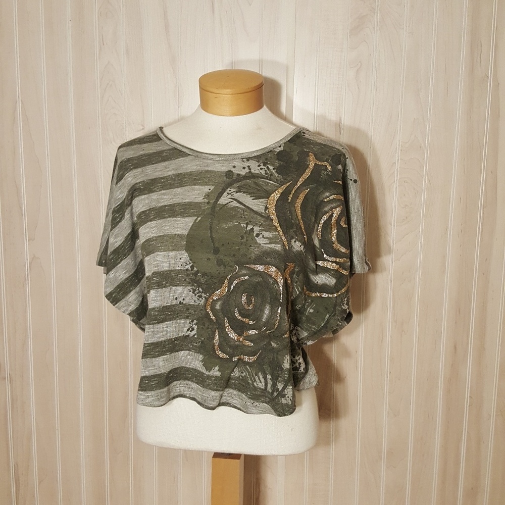 Fresh Brewed Grey & Black woman's crop top. Sz S